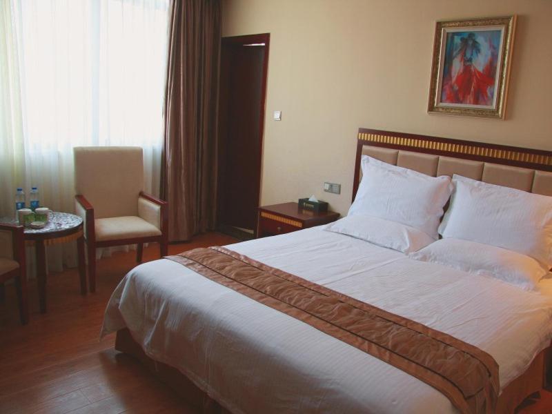 Greentree Inn Guangdong Shantou Chengjiang Road Business Hotel Bagian luar foto