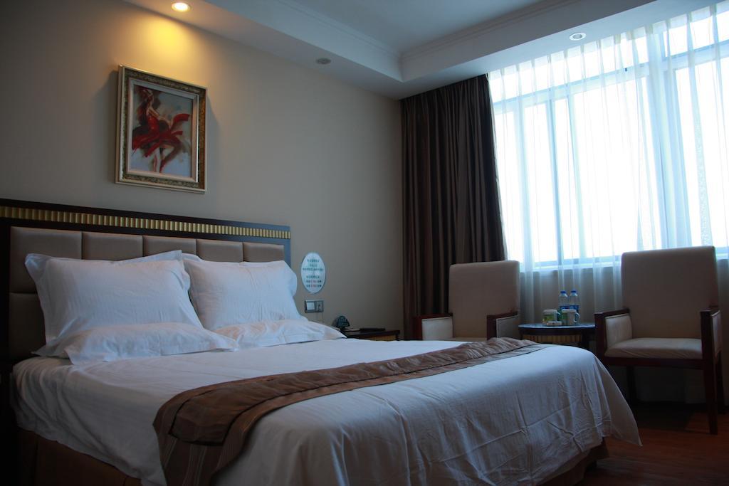 Greentree Inn Guangdong Shantou Chengjiang Road Business Hotel Bagian luar foto